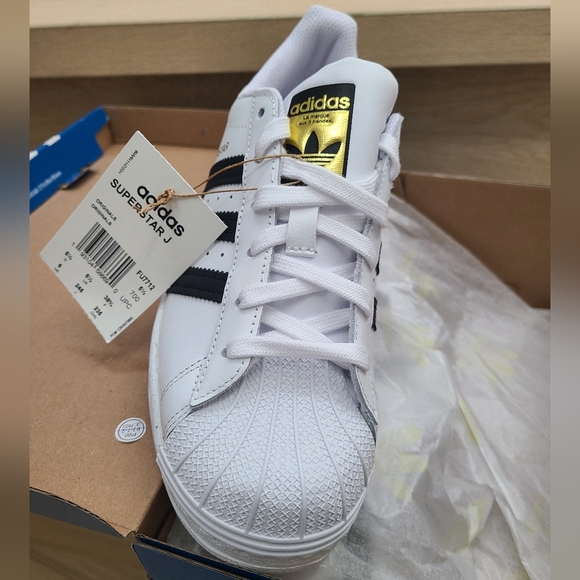 Adidas Black Stripe Superstars - Picture 2 of 4